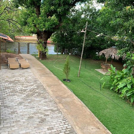 Suite Rio De Ondas 1 Barreiras  Exterior photo